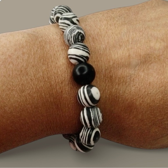 Source Unknown Jewelry - 🦋 Handmade Black & White Malachite 8 mm Beaded Stretch Bracelet